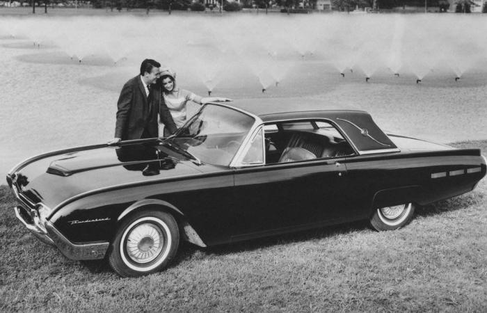 Ford Thunderbird 1961-63: Ford takes the plunge