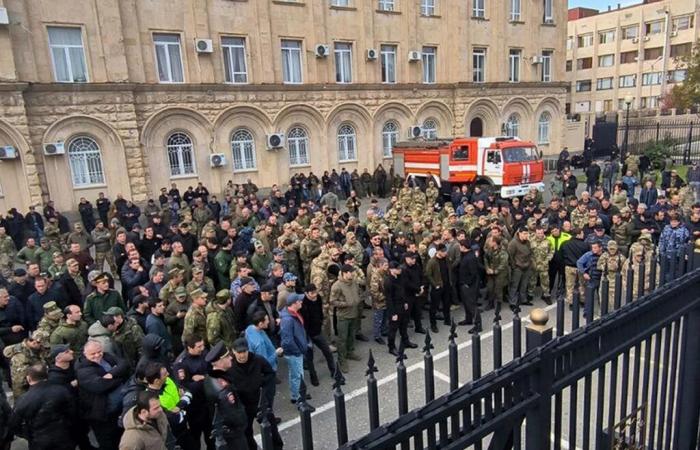 In Abkhazia, demonstrators invade Parliament