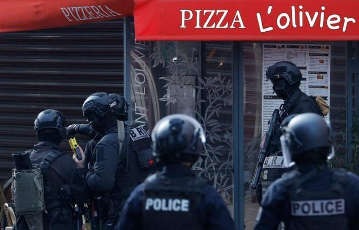 Hostage taken in Issy-les-Moulineaux, a man holed up in his restaurant