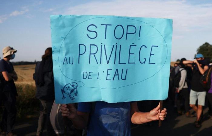 in Vienne, hundreds of opponents demonstrated in “a joyful atmosphere”