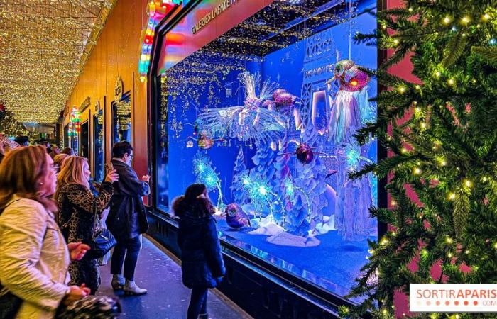 The windows and Christmas tree of Galeries Lafayette 2024