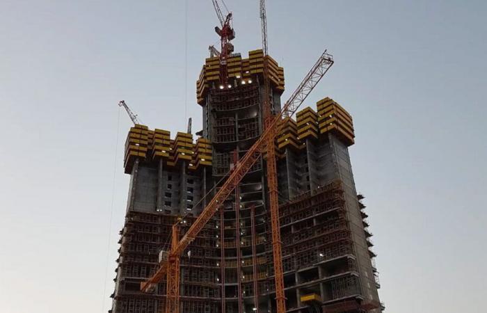 One kilometer high: the first 1000 meter skyscraper soon to be completed