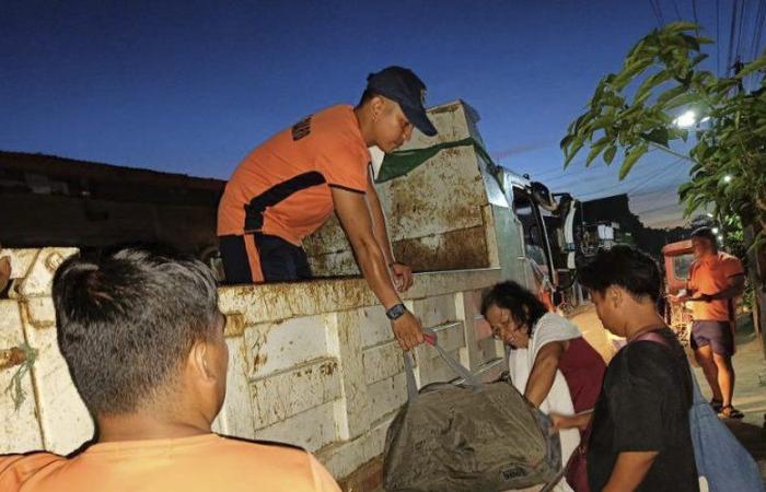 VIDEO. 650,000 people evacuated, millions threatened, “return to the medieval era”: super typhoon Man-yi makes landfall in the Philippines