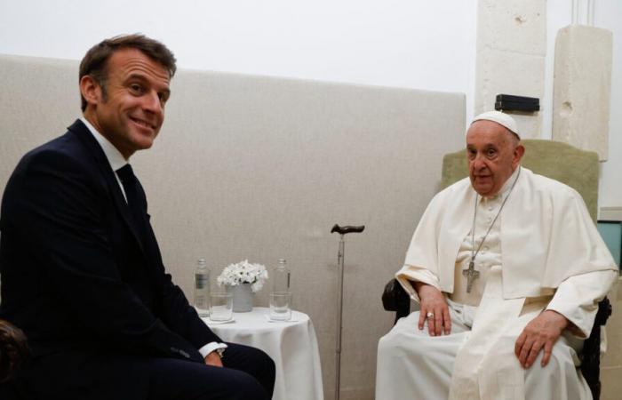 Between Pope Francis and Emmanuel Macron, nothing is going well