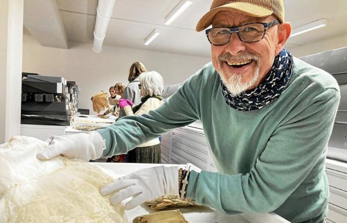 “For us, it’s the treasure chest”: in the profusion of silk, feathers and embroidery of the costumes of the Departmental Archives of Vannes