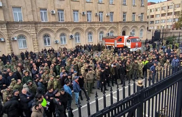 In Abkhazia, demonstrators invade Parliament