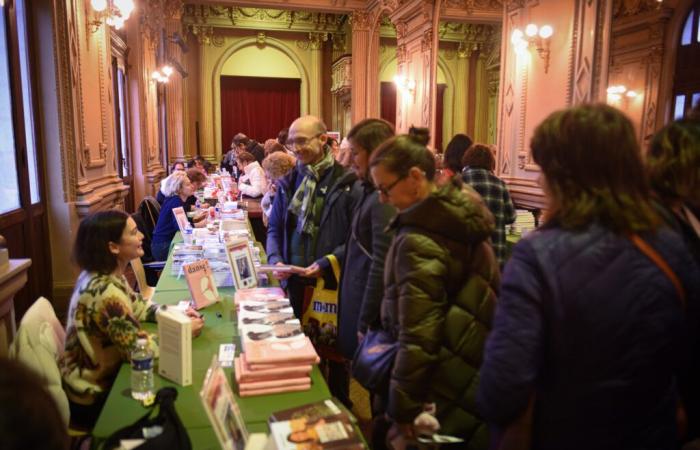 Tour Info | PHOTOS OF THE DAY – The Tours Book Fair is full