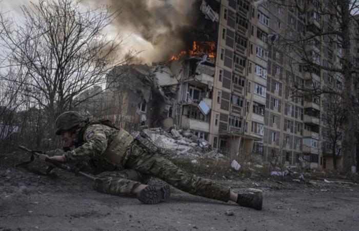 Russia sinks into Ukraine after 1000 days of bitter war