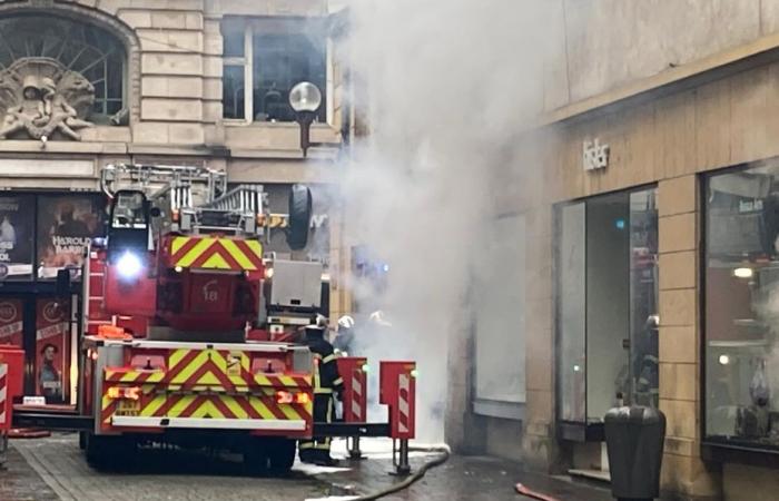 A fire in the city center of Metz mobilizes nearly a hundred firefighters