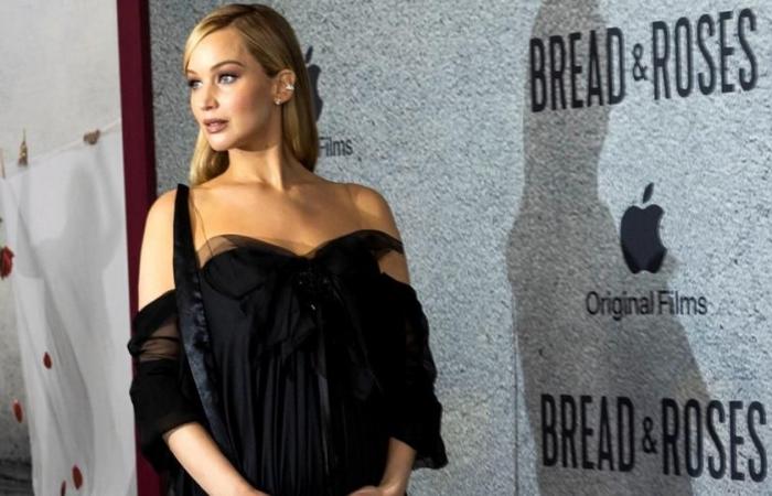 Jennifer Lawrence reveals her baby bump at the premiere of the documentary “Bread & Roses”, dedicated to Afghan women