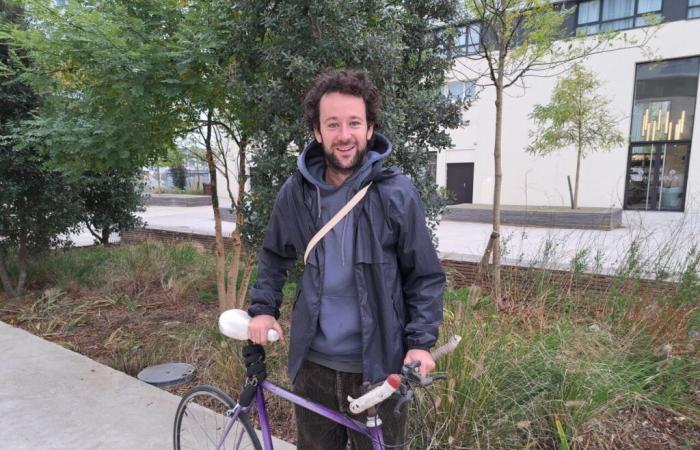 leaving Saint-Nazaire, Antonin traveled 9,000 km by bike