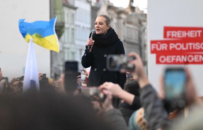 Berlin | Russian opponents in exile march against Putin and the war in Ukraine