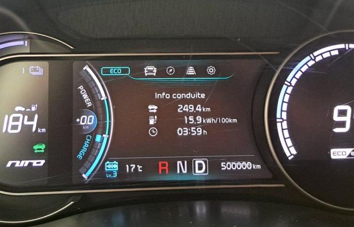 between Jean and Bruno, who was the first driver to pass 500,000 km in a Kia e-Niro?