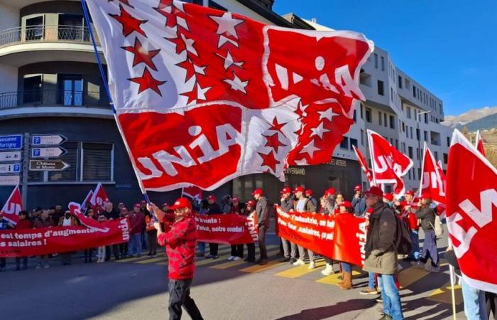 Sion: 1000 demonstrators gathered for better wages