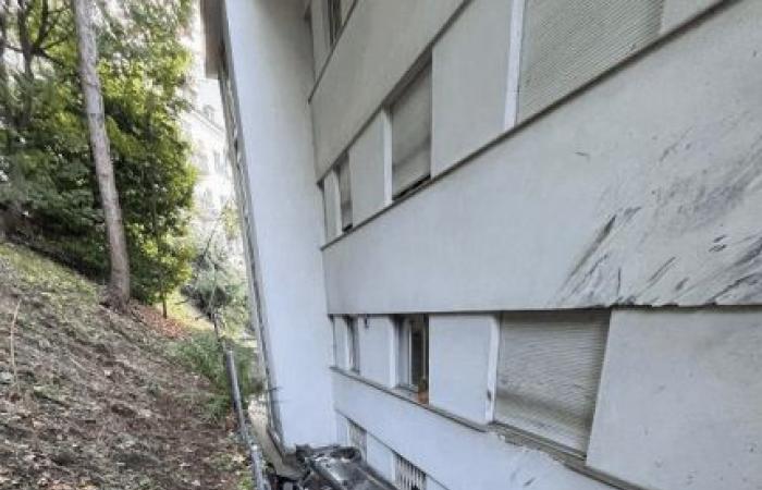 Accident in Montreux: a car falls on a building