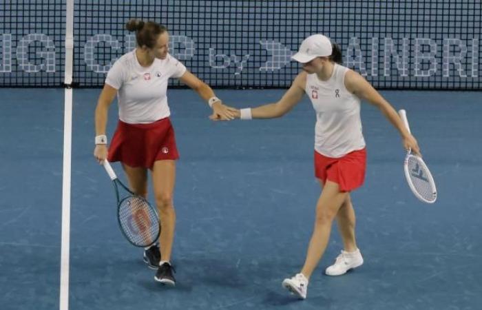 Poland and Italy qualified for the semi-finals of the Billie Jean King Cup