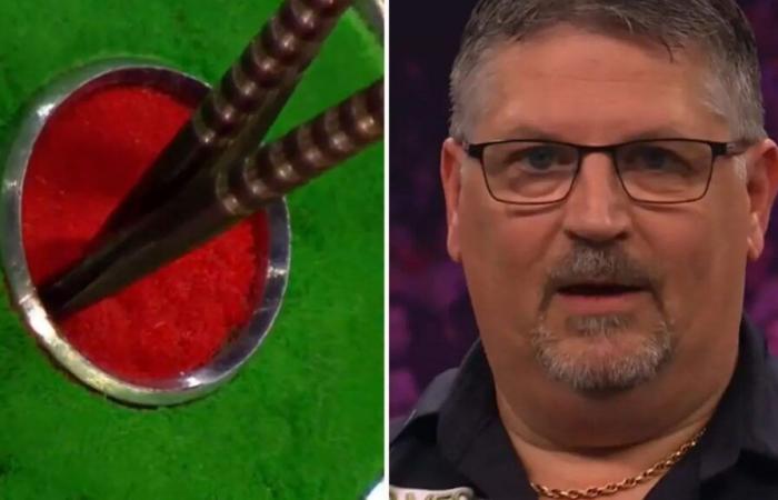 Astonishing moment darts star Gary Anderson hits triple bullseye against Luke Littler… while trying to MISS