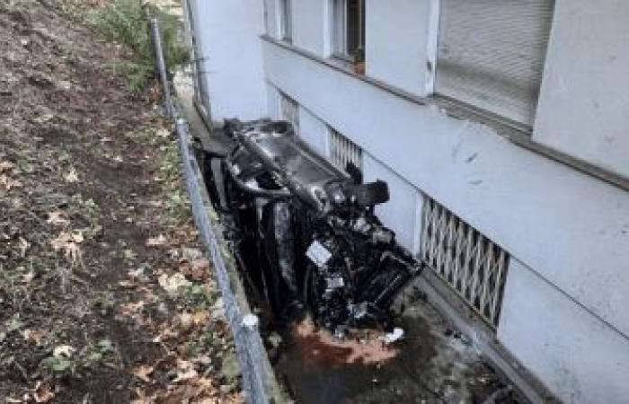 Accident in Montreux: a car falls on a building