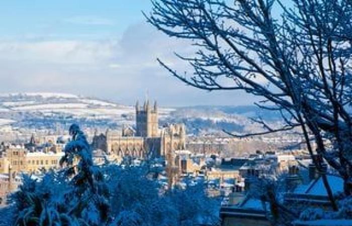 Arctic air grips the UK, prompting snow and ice warnings