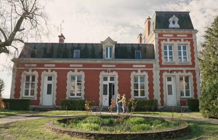 They live in an old grape harvester and have made it into a mansion