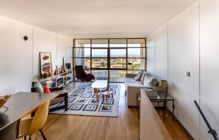 a 100m2 duplex is for sale in Le Corbusier’s Cité Radieuse