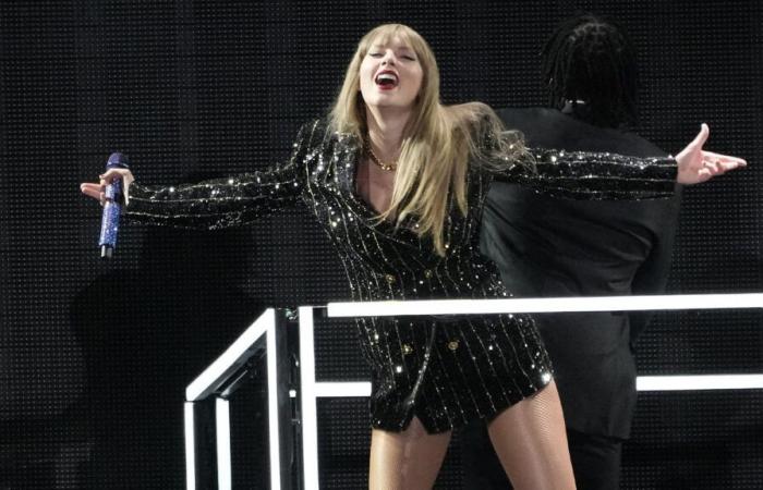 Taylor Swift ticket scam: $300,000 lost