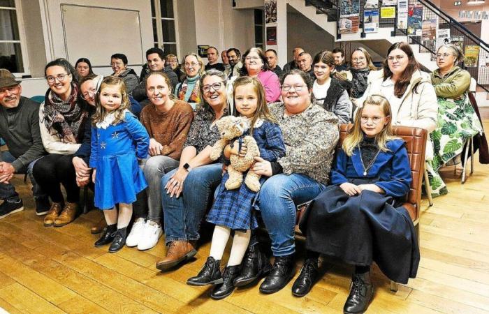 Kroas Hent Gwengamp: seamstresses and embroiderers are hard at work dressing up the dancers