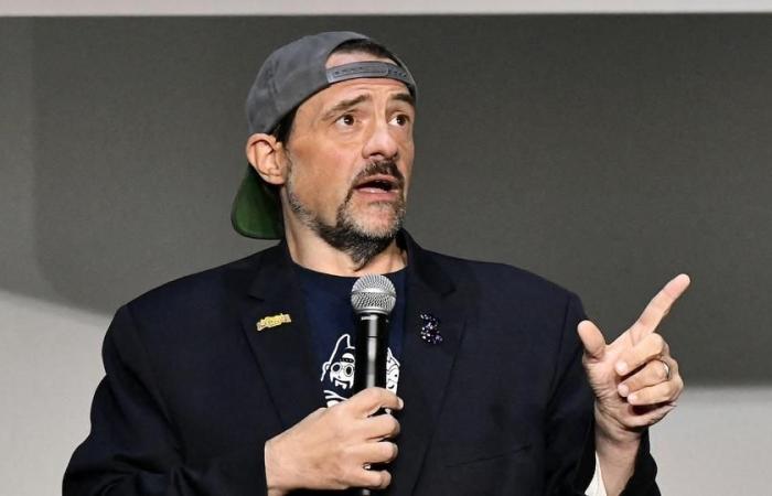 Kevin Smith announces that the film is in the works and that Ben Affleck and Matt Damon could return