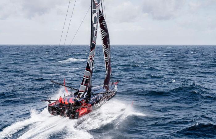 Jérémie Beyou's Vendée Globe logbook, episode 1: An intense start to the race