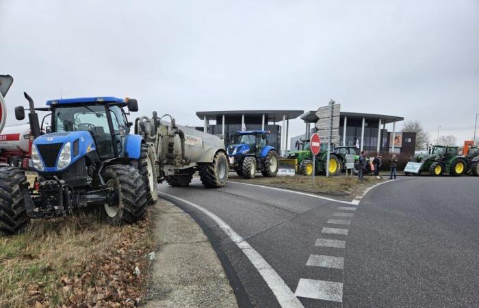 Angry farmers will be on the streets this evening in Moselle