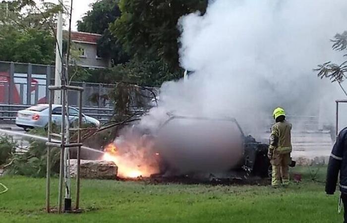 One dead in Petah Tikva car explosion, possibly linked to organized crime