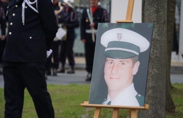 after the heroic sacrifice of this police officer, the town hall gives his name to a square