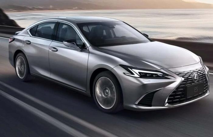 Lexus ES here is already the 2026 version