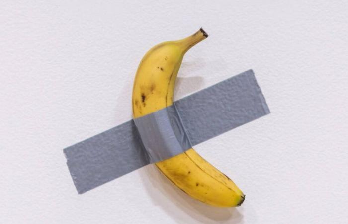 Maurizio Cattelan’s taped banana put up for auction for $1 million – Libération