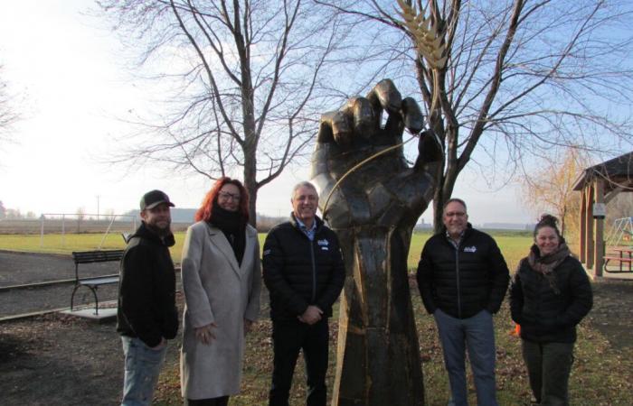 A new emblematic sculpture takes place at Alice-Simard Park in Saint-Alexis