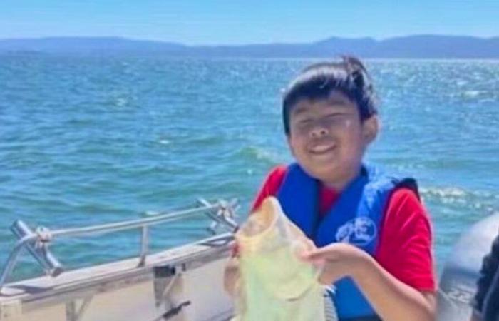 Shipwrecked, a 13-year-old boy drifts for hours in a cooler