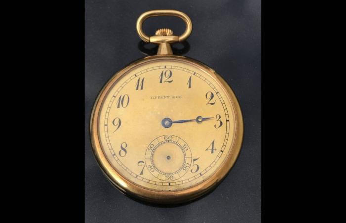 The watch given to the captain who saved 700 shipwrecked people from the Titanic goes for a high price