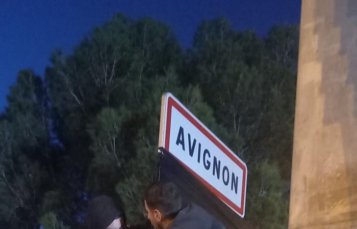 Farmers block the Europe Bridge in Avignon