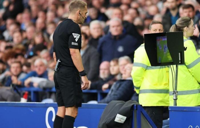 FIFA wants to revolutionize video refereeing