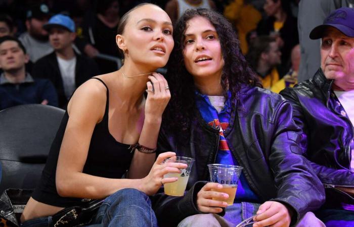 Lily-Rose Depp Makes Rare Comments About Relationship with Girlfriend 070 Shake