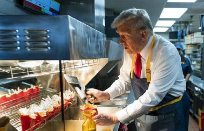 After promising to “make America healthy”, Donald Trump and Robert Kennedy Jr pose over McDonald's burgers and fries