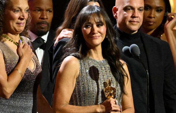 Rashida Jones Honored Her Dad Quincy Jones at the Governors Awards & It’s Hard Not To Get Choked Up