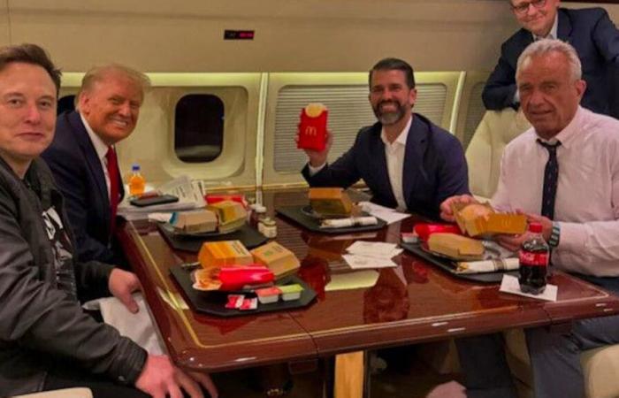 “Healthy America”? Trump and Kennedy Jr gorge on burgers