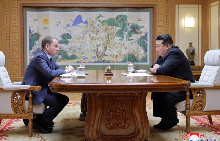 North Korea: Kim Jong-un meets Russian Minister of Natural Resources