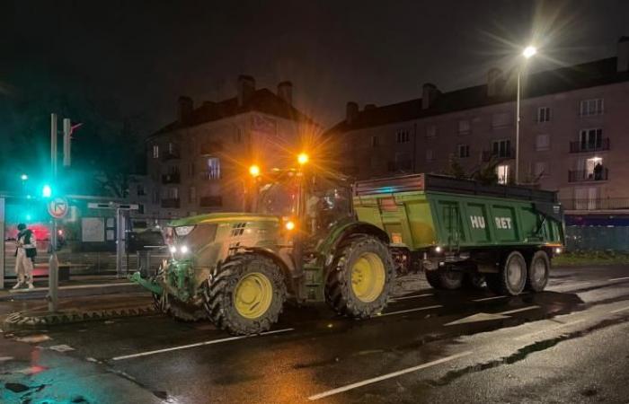 tractors arrive at the crossroads of Europe in Troyes