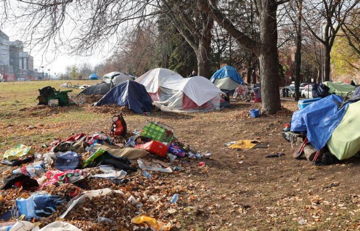 Roaming | Imminent dismantling of part of the Notre-Dame Street encampment