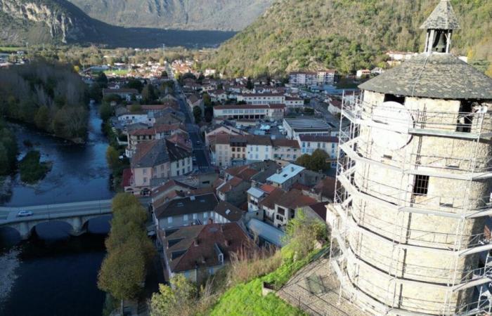 Pyrenees. The presence of scaffolding on this emblematic monument is intriguing: what is happening?