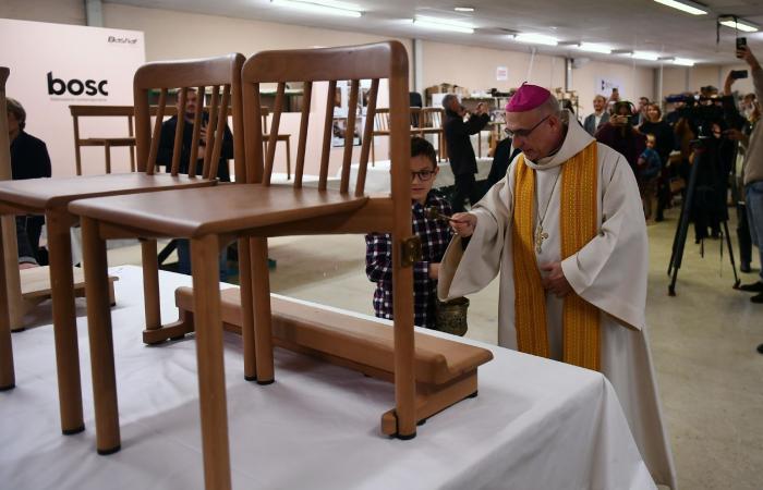 In the Landes, the new chairs of Notre-Dame blessed before reaching Paris