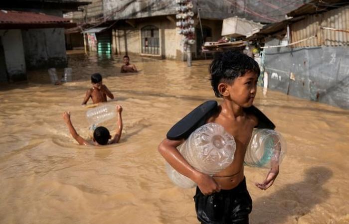 In the Philippines, eight dead after the passage of Typhoon Man-yi