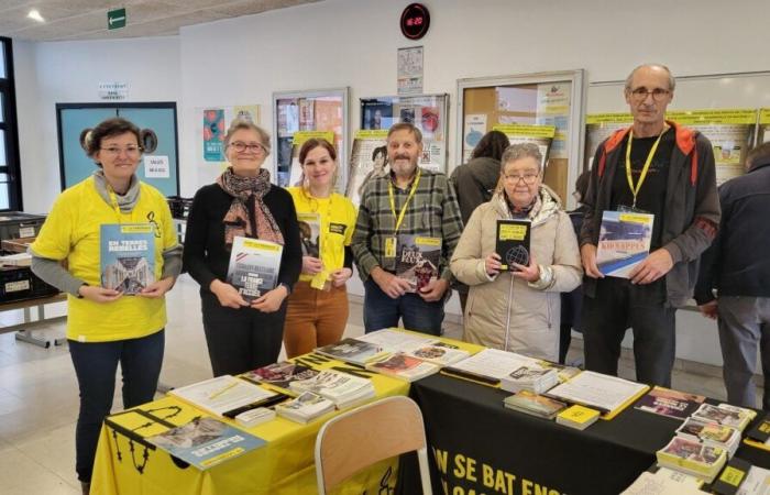 more than 700 visitors to the Amnesty International book fair